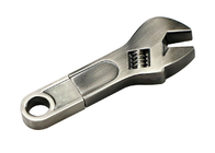 Серебристая форма гаечного ключа привода вспышки УСБ металла 64Г 2,0 с гравирует логотип